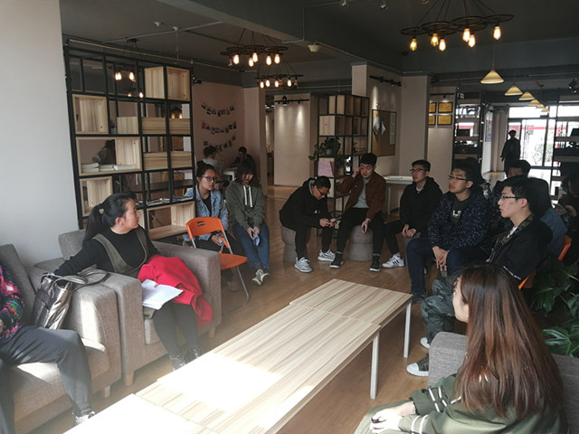 淬炼商学院2015级开展就业专题会议