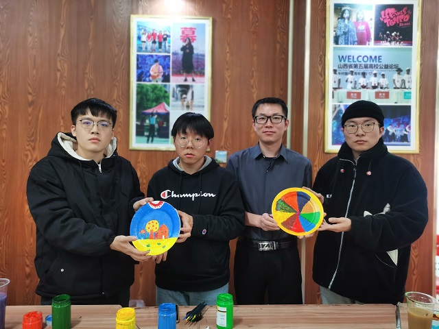 异科导师在行动：成长不期而遇 陪伴中找寻内心的归途