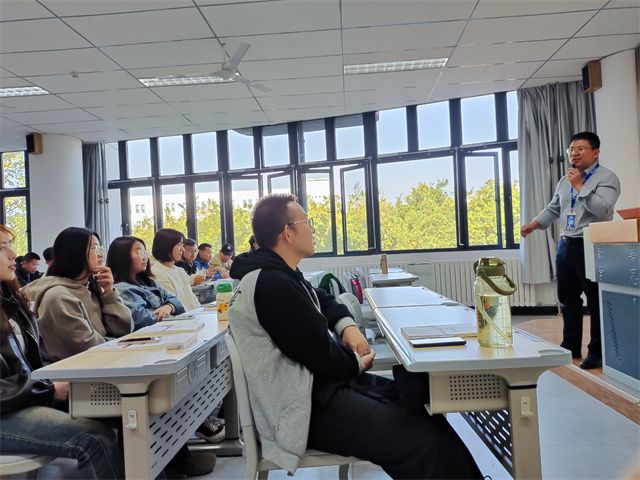 企业高管进课堂:自如应对面试有技巧