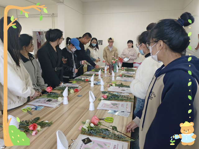 花漾FOM 方糖点缀——FOM同辈导师组织插花活动