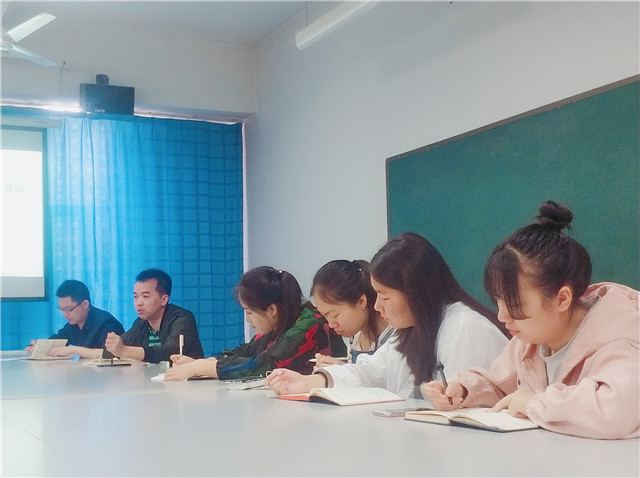 【1+1>2】总结经验 砥砺前行 ——淬炼商学院召开1+1>2宣传工作会议