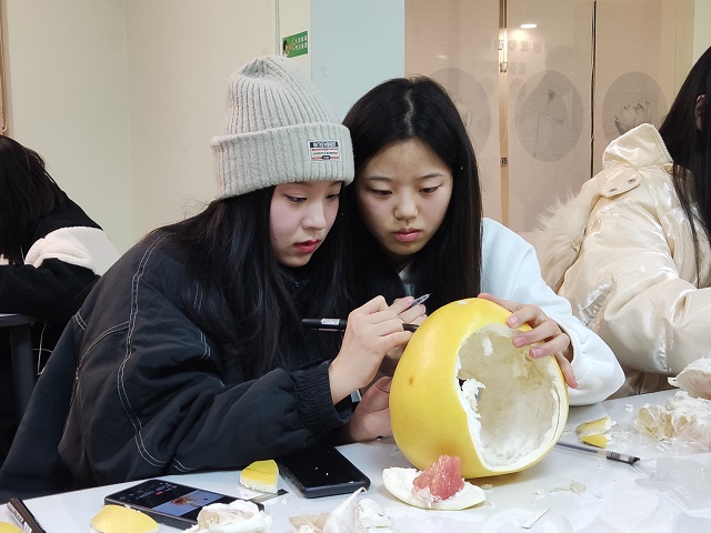 异科导师在行动：成长不期而遇 陪伴中找寻内心的归途
