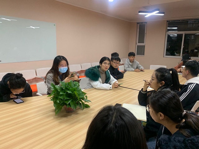 【学业导师】卫品秀老师为财务1709班开展毕业论文指导讲座