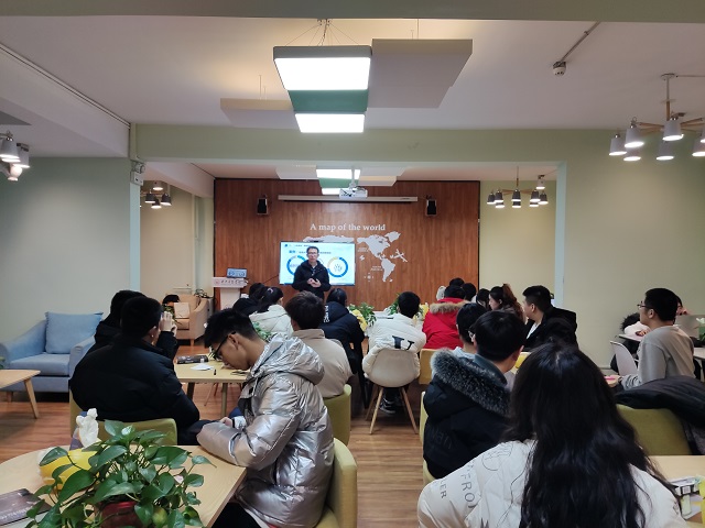 异科导师在行动：成长不期而遇 陪伴中找寻内心的归途