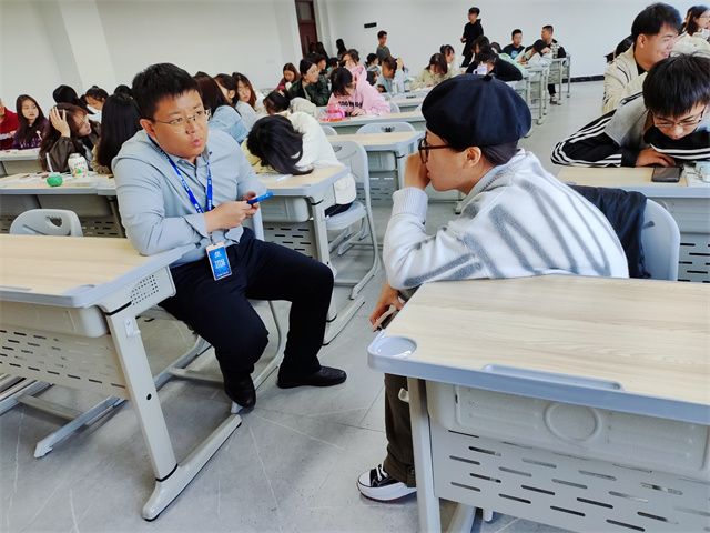 企业高管进课堂:自如应对面试有技巧