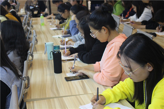 我院学生会开展干部干事培训大会
