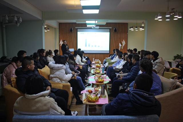淬炼•国际商学院召开本学期全生异科导师师生座谈交流会