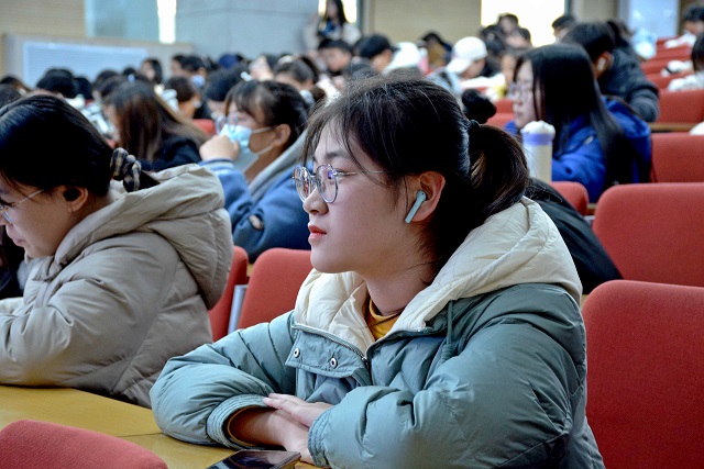 【新商科】集团廖成林教授为我校学生开展主题讲座  讲述元宇宙背景下的营销
